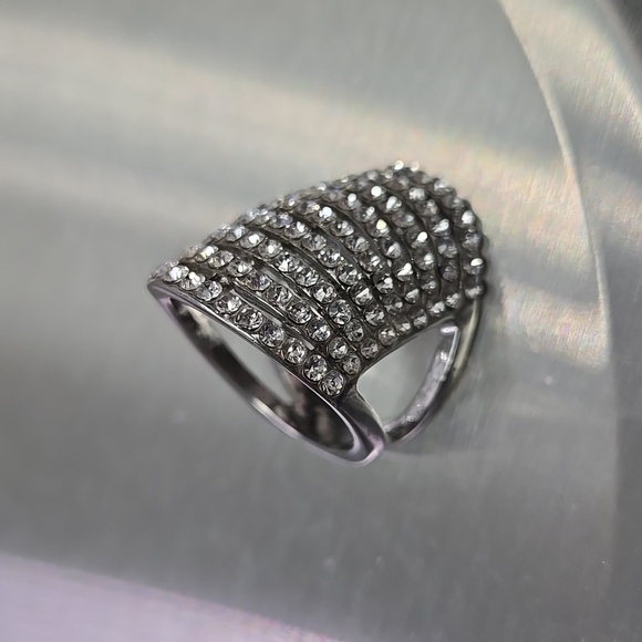 Silver Tone Rhnistones Ring Size 6 - Picture 8 of 17